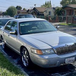 2002 Mercury Grand Marques 