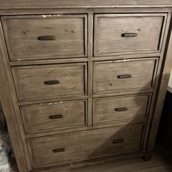 Dresser Chest