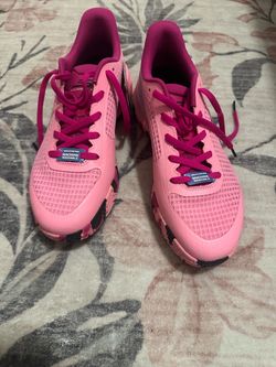 Sketchers pink Pickleball Sneakers size 9