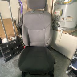 Driver Side Hyundai Elantra Seat 