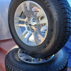 JUEGO DE RRINES PARA TROCAS CHEVROLET TAHOE SUBURVAN GMC YANTAZ SEMINUEVAS MEDIDA 18