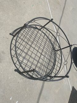 Iron dog bed.  up to 50 lb