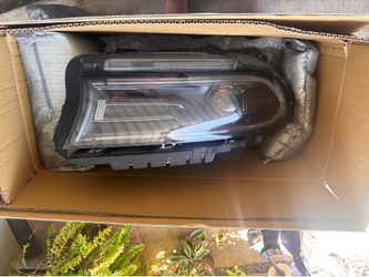 2015-2023 DODGE CHARGER HEADLIGHT L/R