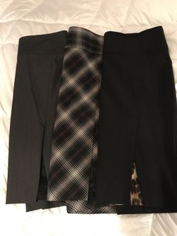 Bundle of 2 Express pencil skirts (size 2 & 4 )