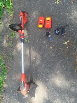 Black and decker 18v weed wacker for Sale in New Britain, CT - OfferUp