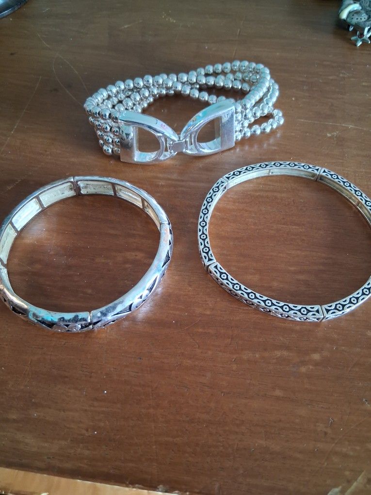 3 BRACELETS