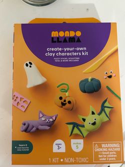 Mondo Llama Halloween Clay Characters Kit