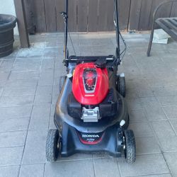 HONDA LAWNMOWER 