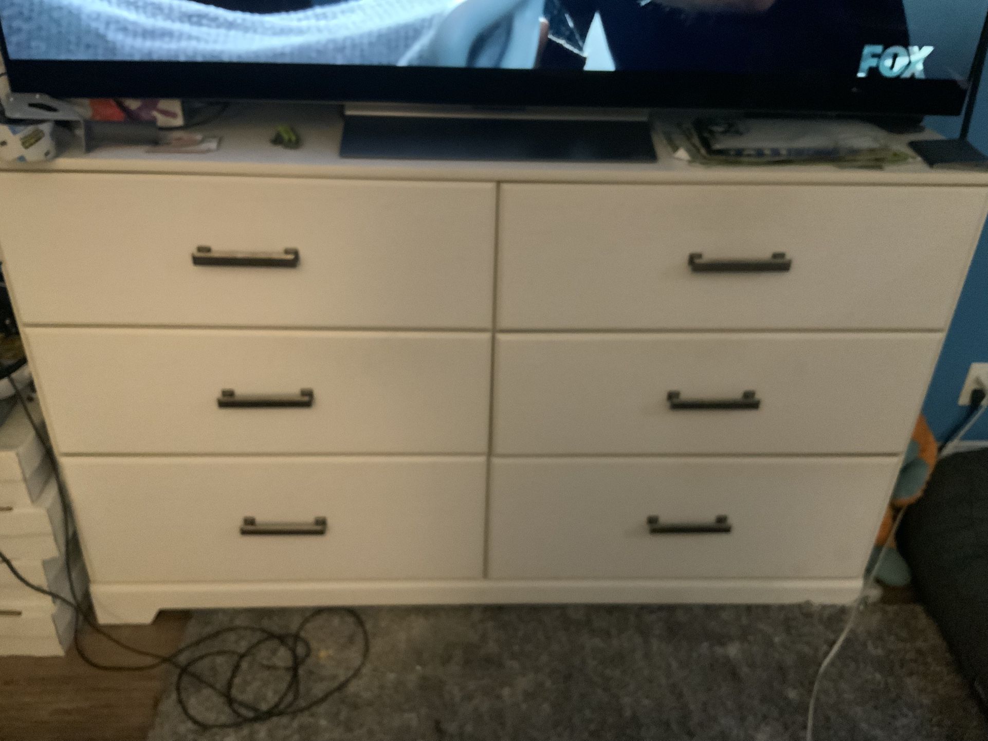 Dresser & End Table Set