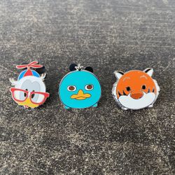 Set of 3 Disney pins