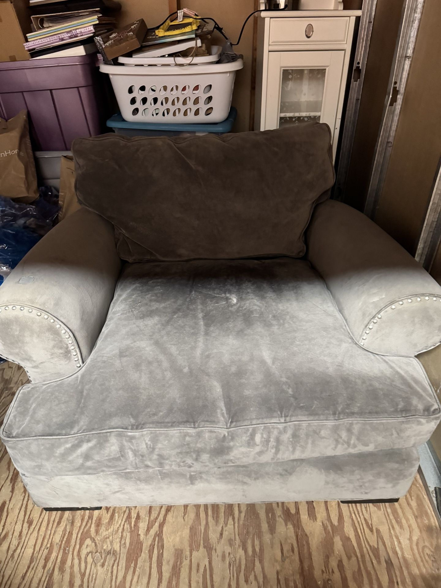 Gray Comfy Chair W/ Ottoman
