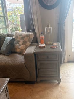 Chair side end table