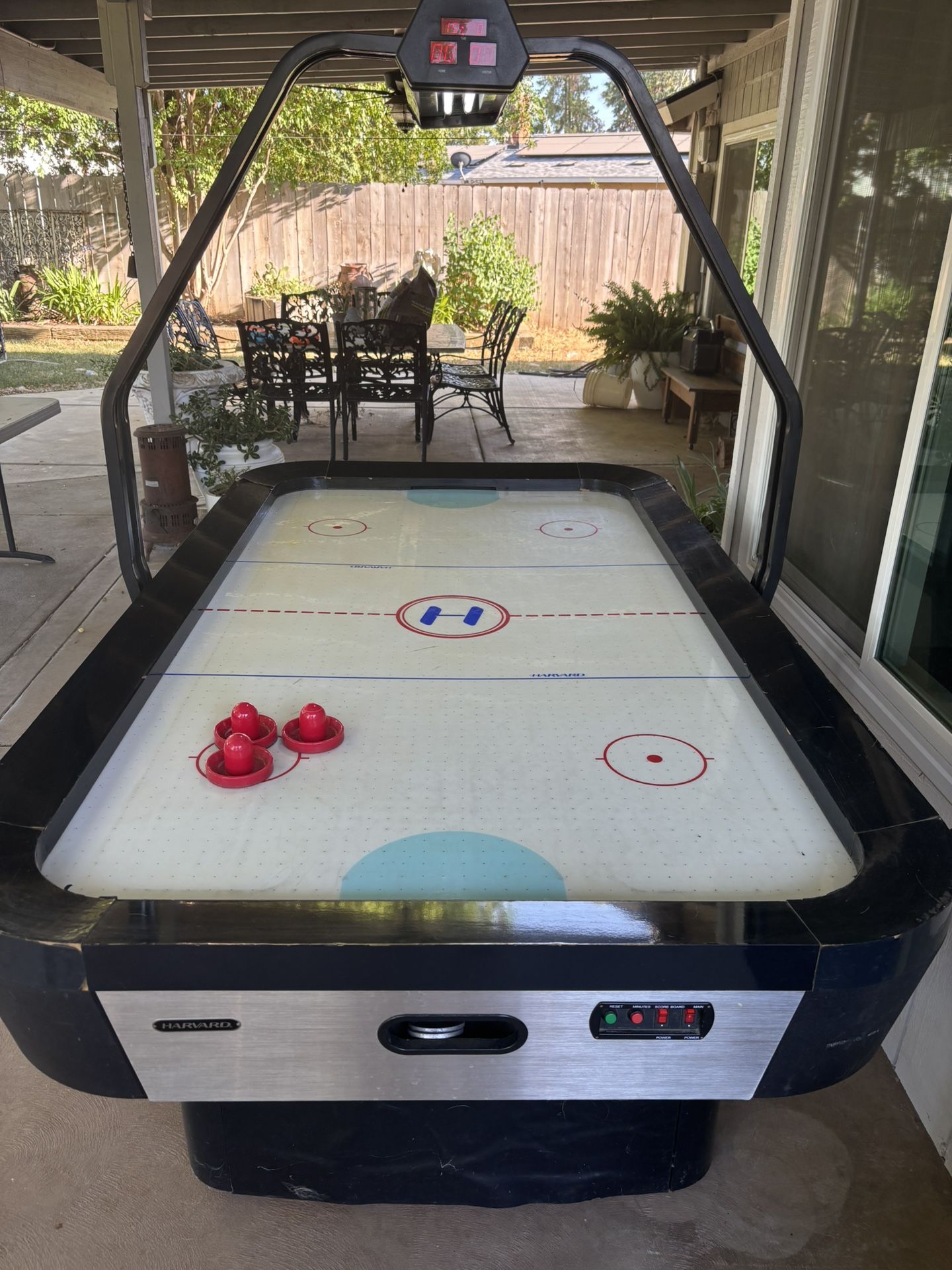 Air Hockey Table