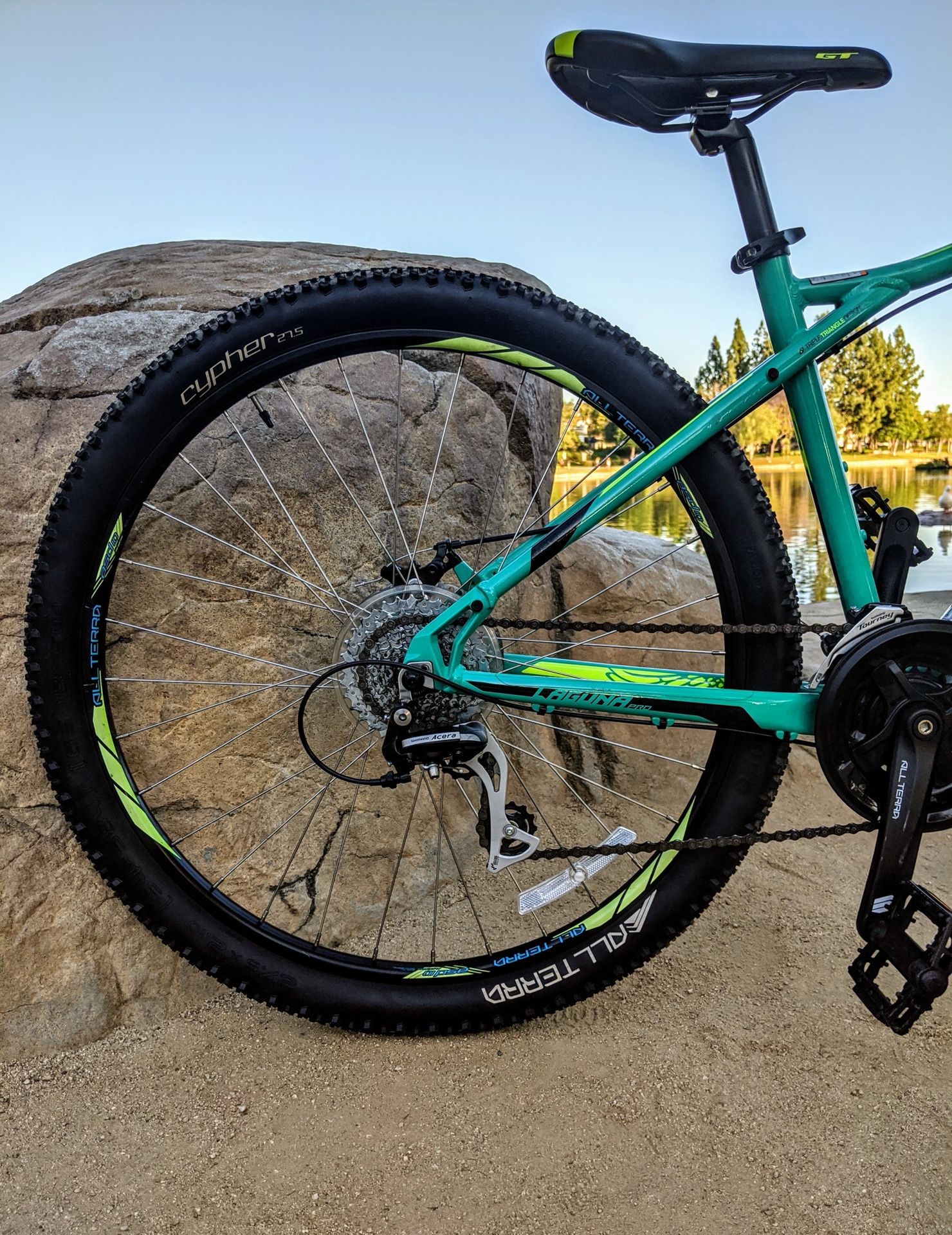 GT Laguna Pro Medium Frame Mountain Bike (Giant, Fuji, Specialized) for