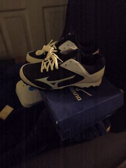 Softball Cleats Size 8