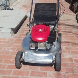 Honda Commercial Self Prollped Law Mower In Good Working Condition 