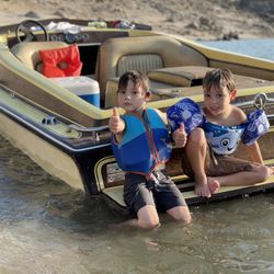 Cheyenne 21’ Daycruiser Jet Boat Panther Runs And Drives Good