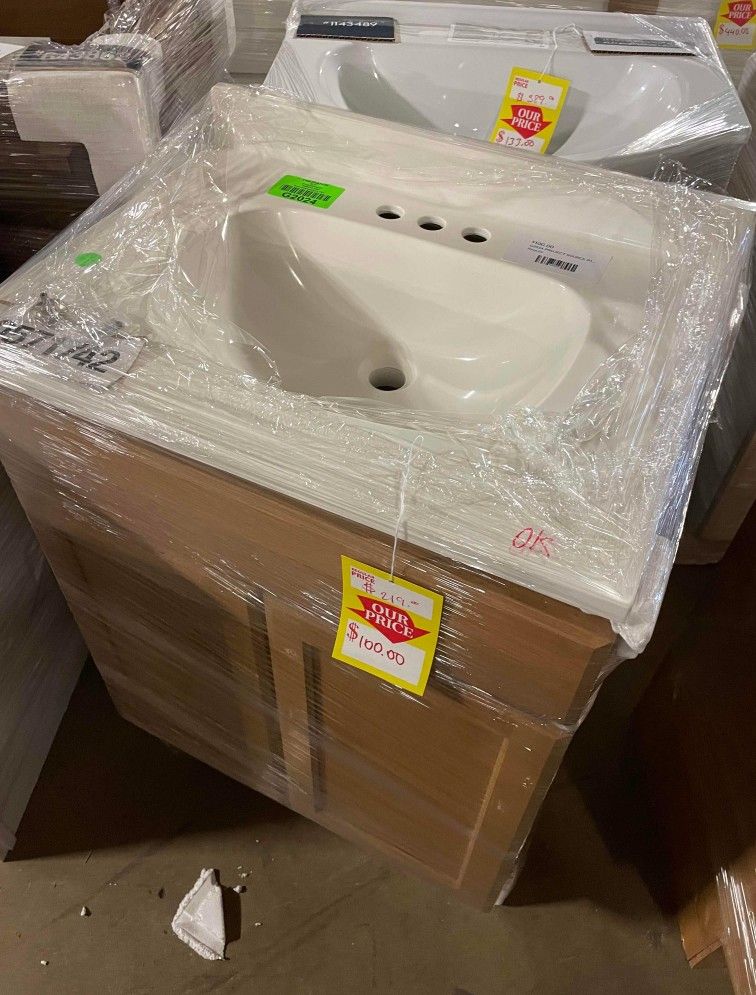 PROJECT SOURCE Bathroom Vanity with Marble Top 96