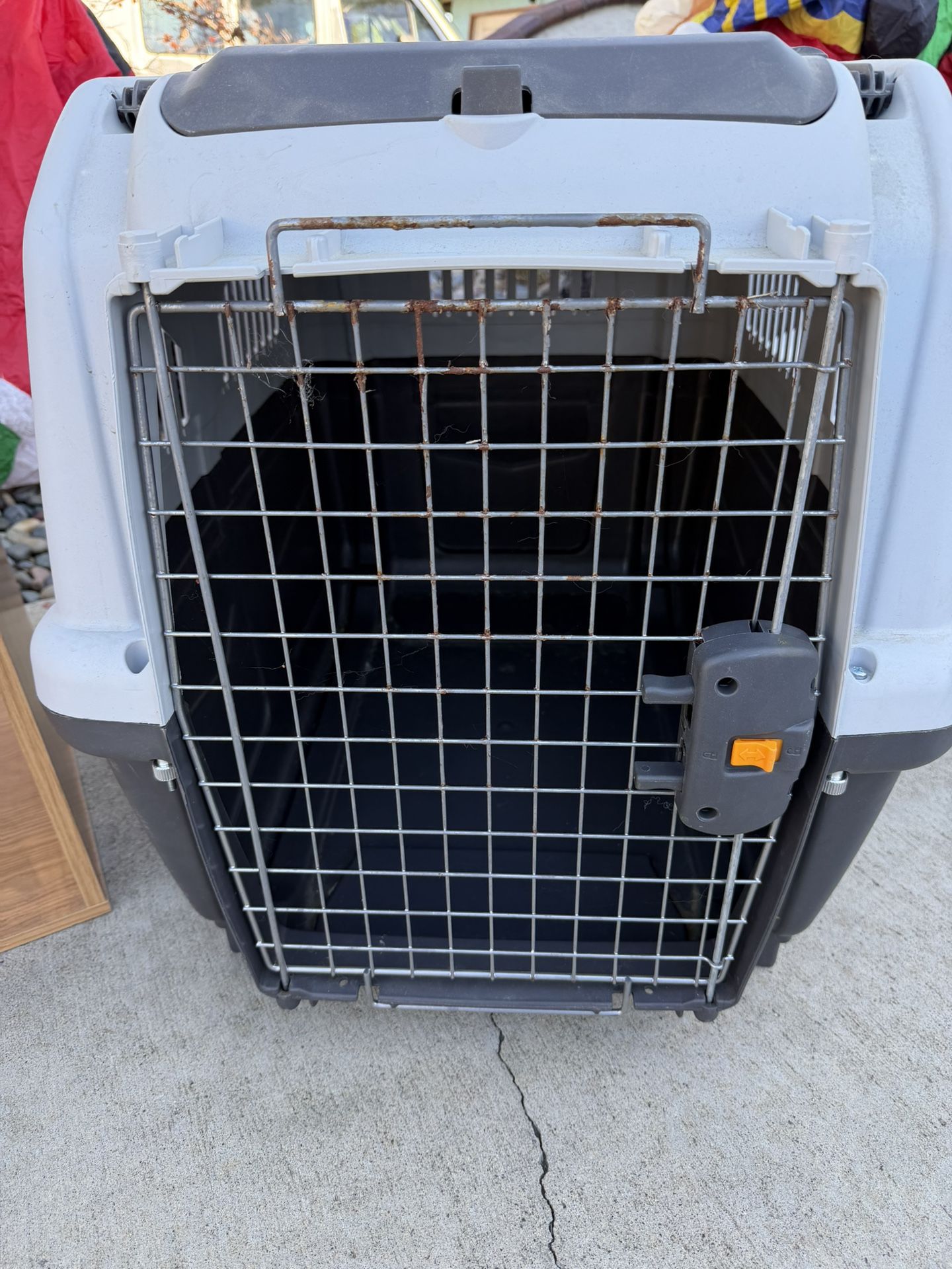 Skids Medium Size Dog Crate