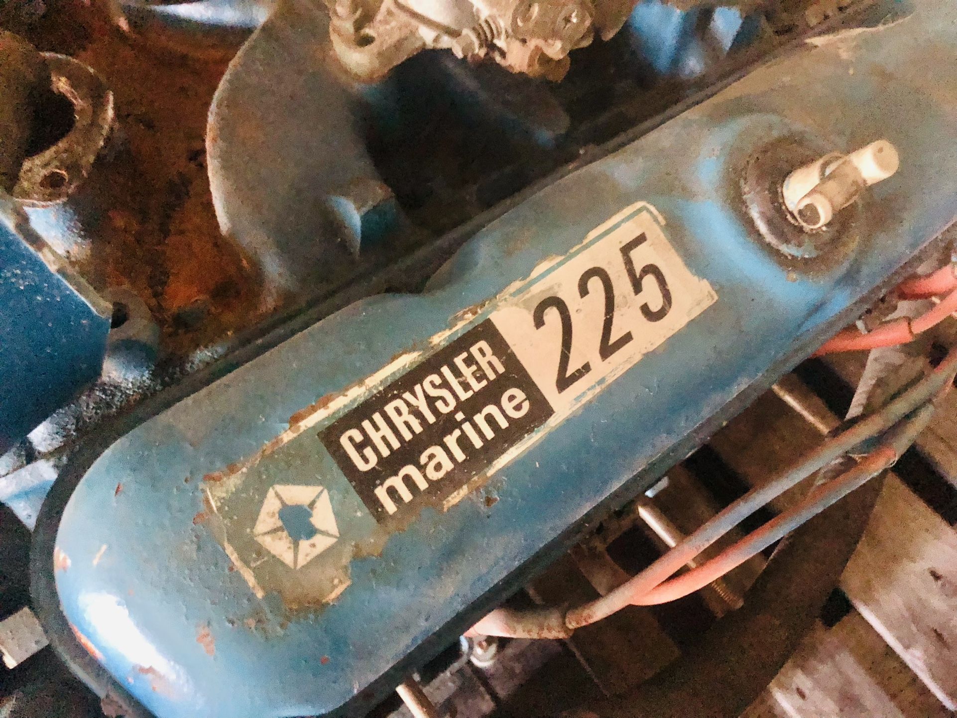 Twin Chrysler 318 engines & Paragon V-drives