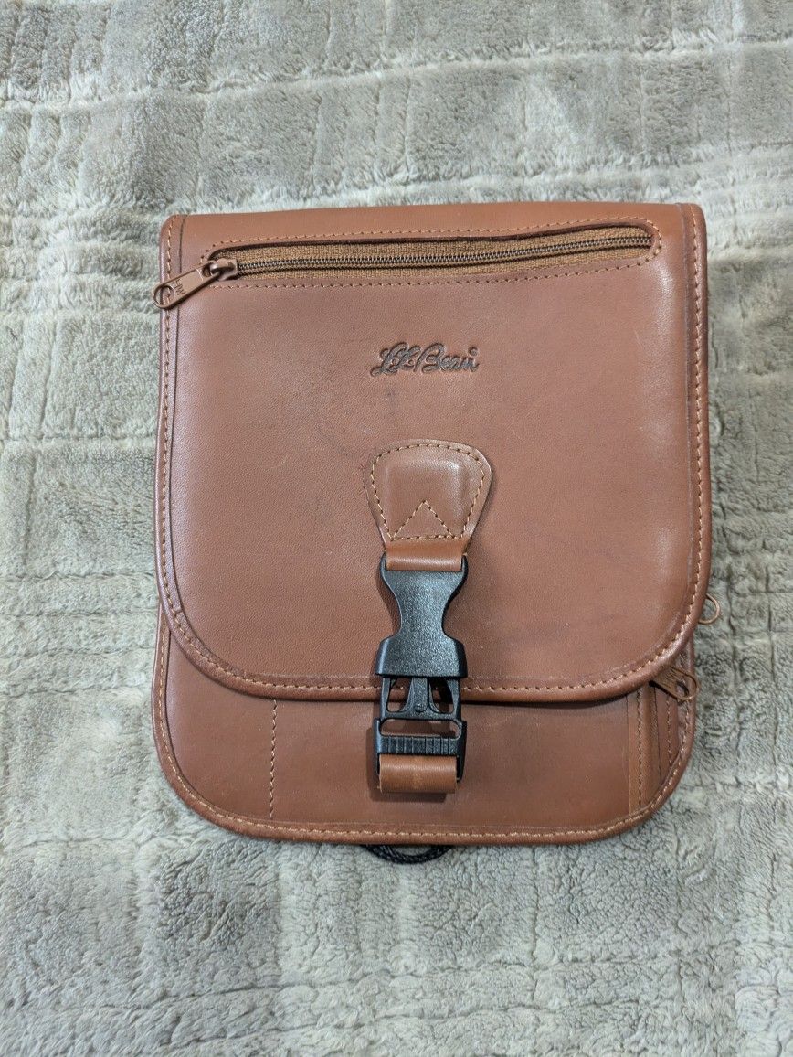 VINTAGE L. L. BEAN LEATHER CROSSBODY BAG TRAVEL ORGANIZER & PASSPORT HOLDER