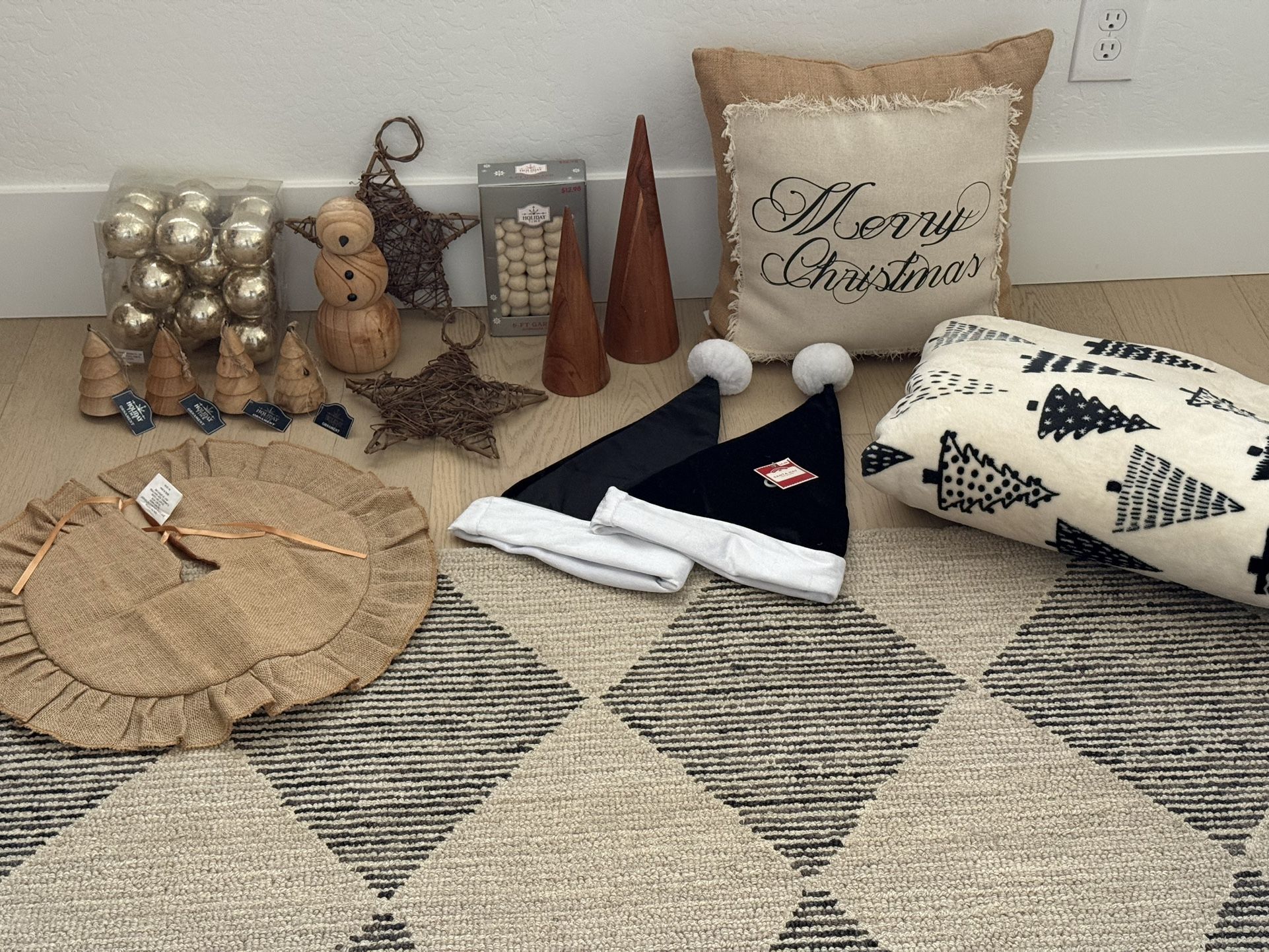 Christmas Decor - Message me if you’re interested!