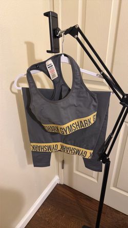 Gym shark outfit