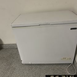 Magic Chef 7.0 Cubic Foot Chest Freezer