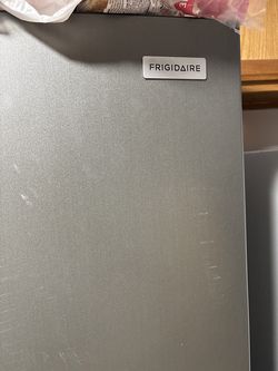 Frigidaire upright deep freezer