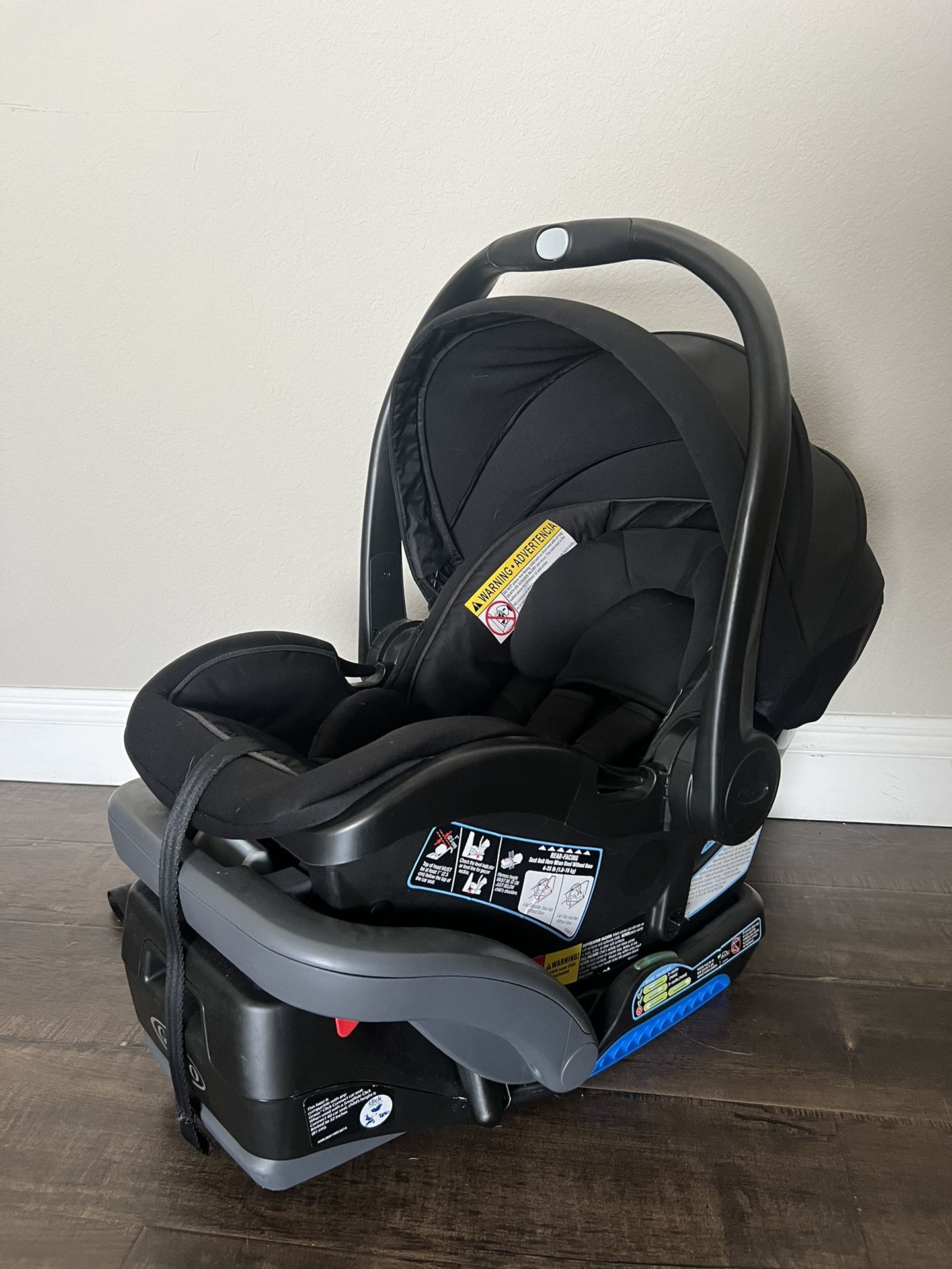 Graco snugride snuglock 35 dlx infant car seat
