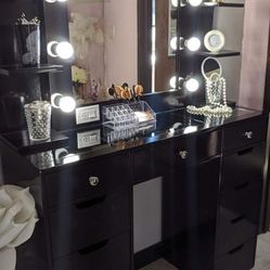 Beautiful Vanity New Excellent Quality Take It On Credit 