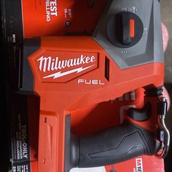 Milwaukee M18 FUEL 5/8”  SDS Plus Rotary Hammer