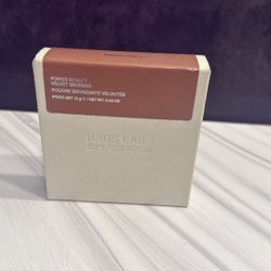 Haus Labs power, sculpt velvet bronzer