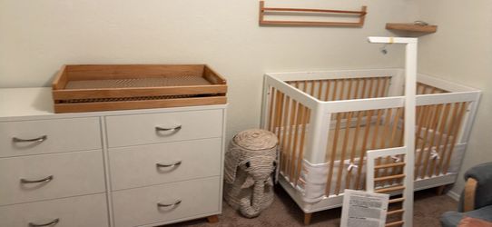 Baby crib and dresser set