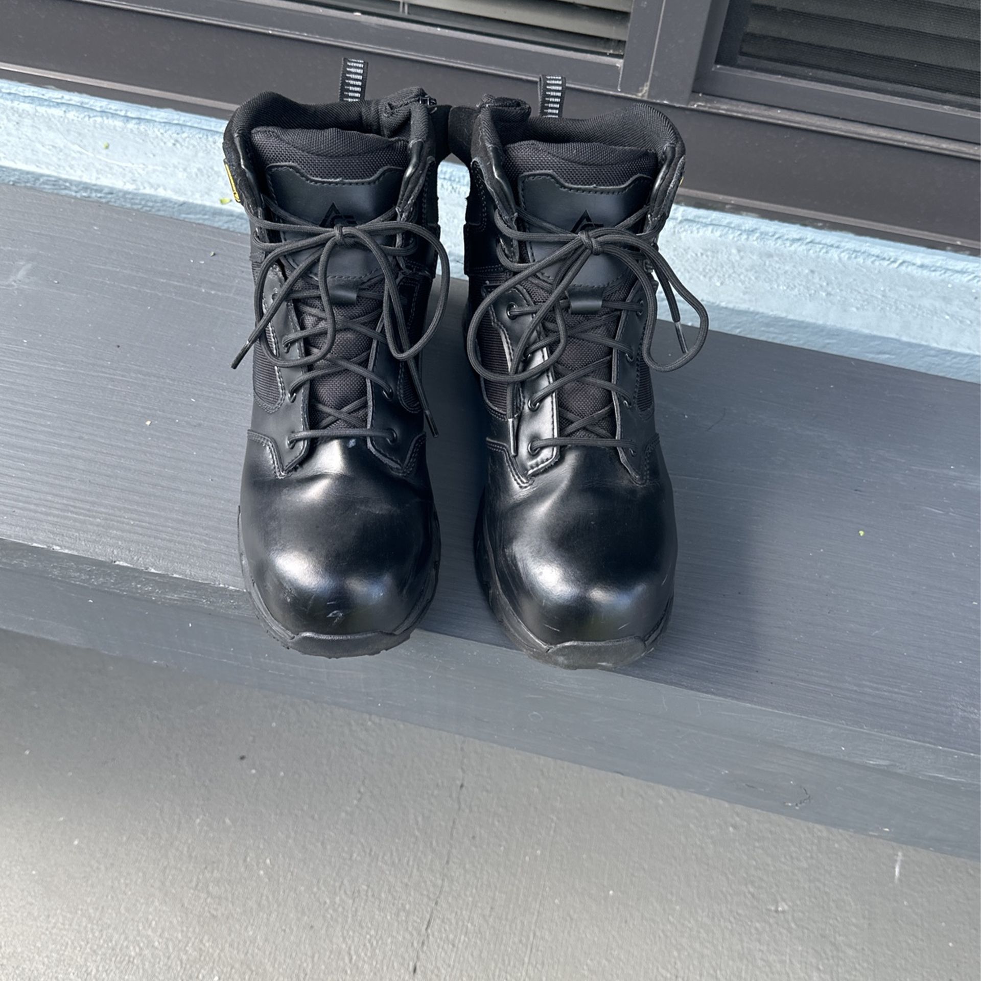 Men’s Work Boots Size 10