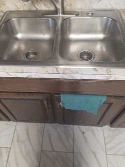 Double bowl kitchen sink