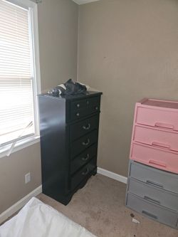 Beds,2 table sets ,dressers
