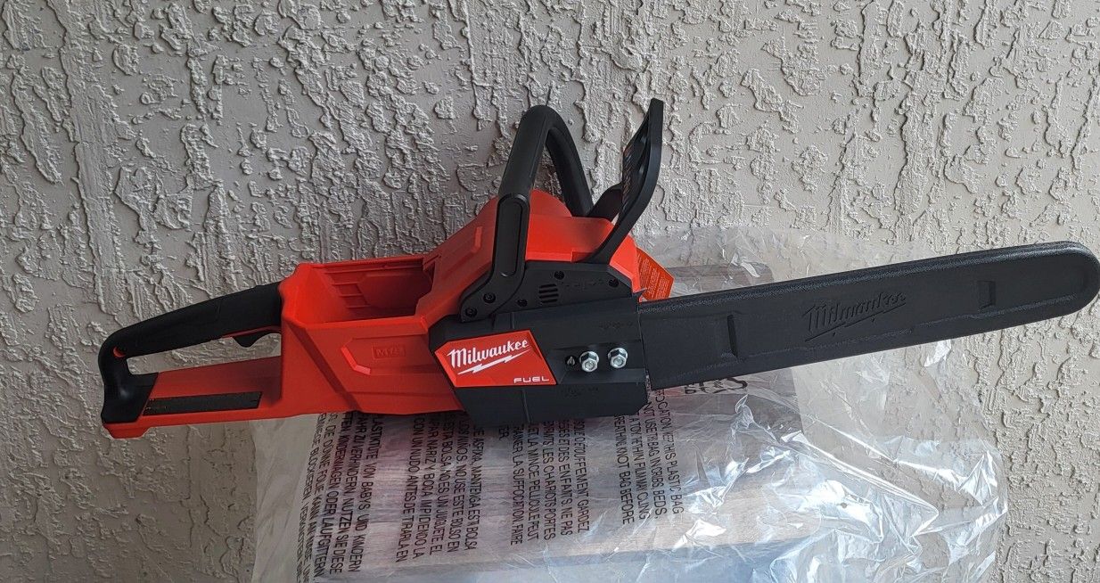 M18 FUEL 16 in Chainsaw (Tool-Only)