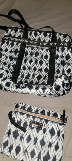 Shoulder bag with matching wallet