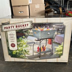 🪣🛞 Galvanized Party Bucket with Rolling Cart & Serving Tray  💲 Price: $65 OBO (Retail typically $70–$100+)
