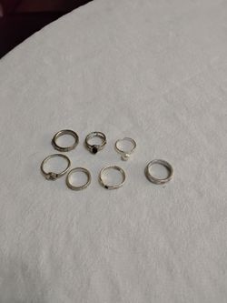 Assorted rings all 7 for