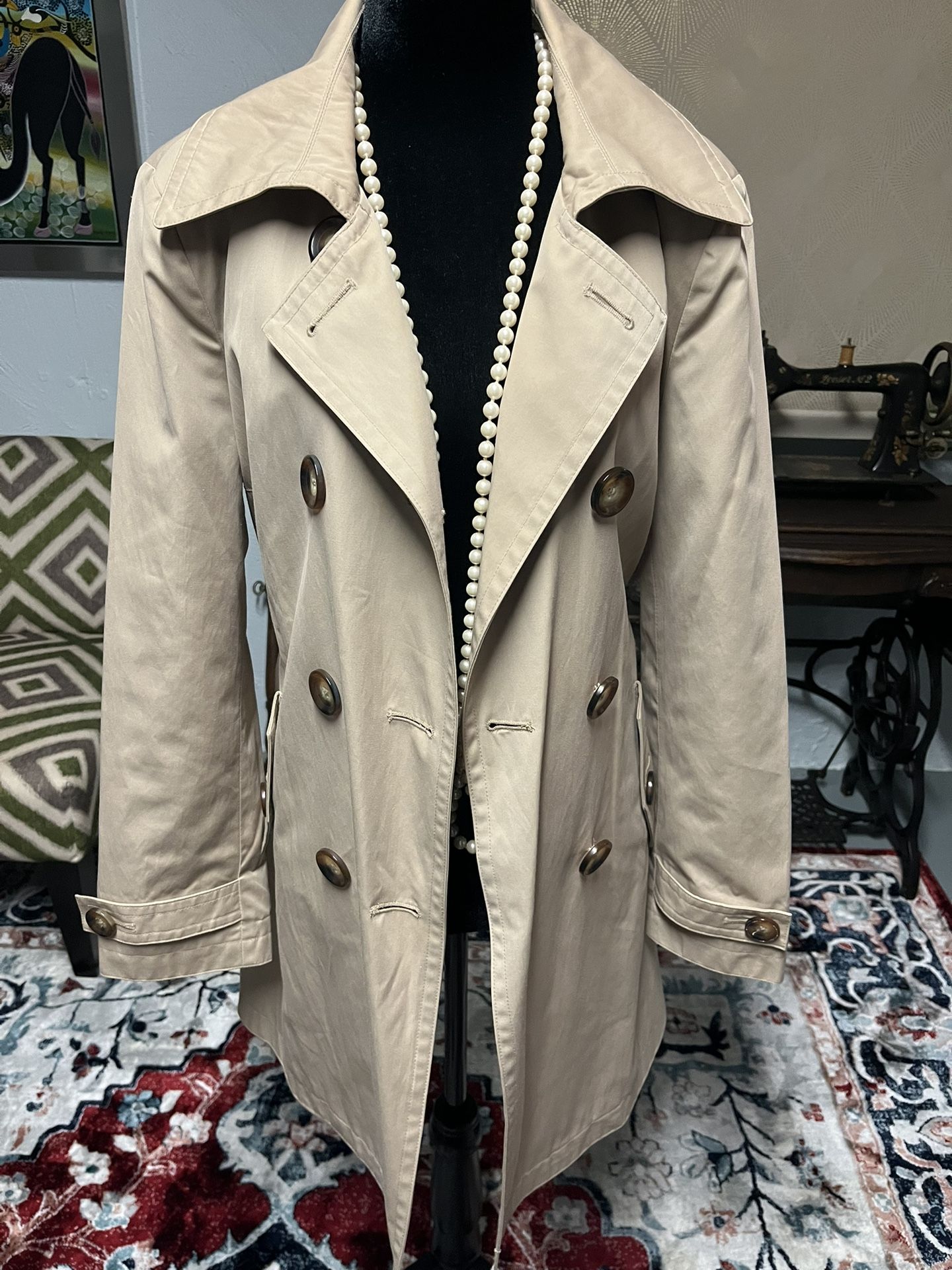 London Fog Trench Coat Rain jacket (tan) Size small (fits Like Medium)