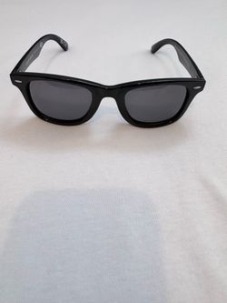 Foster Grant Wayfarer sunglasses