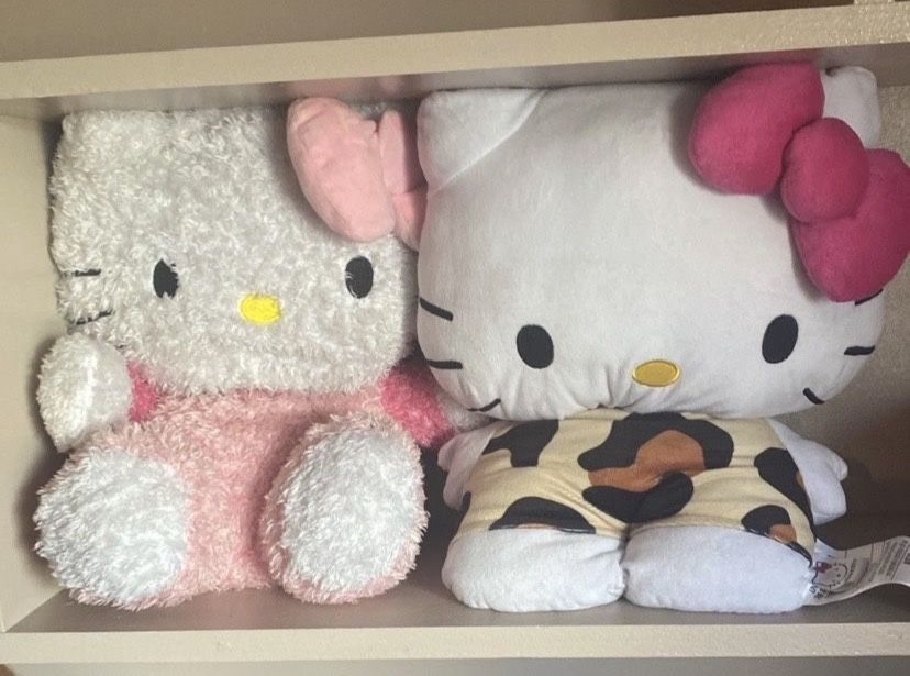 2 big hello kitty plush bundle sanrio 