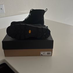 Brand New UGG M Premiere Lace-Up Boots – Size 12 (Men’s)
