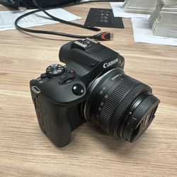 CANON EOS R100