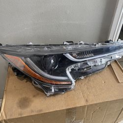 2020-2023 Toyota Corolla Le Right Headlight 