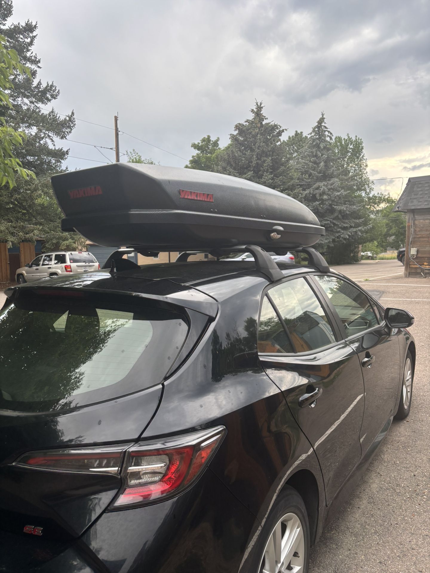 Yakima Skybox 16 Cargo Roof Box