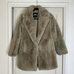 ZARA Faux Fur Coat – Soft Teddy Style, Eucalyptus Green – Size XS
