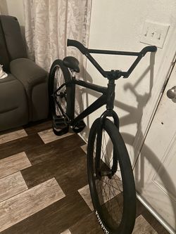 spray painted throne